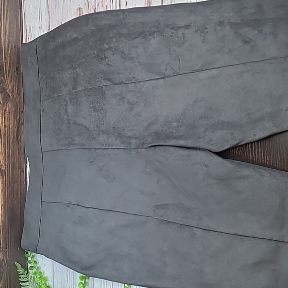 NWOT INC INTERNATIONAL CONCEPTS GRAY FAUX SUEDE SKINNY PANTS - Picture 5 of 13